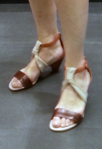 נשארו בחנות - סנדלים - Nine West - 549 ש"ח בלבד